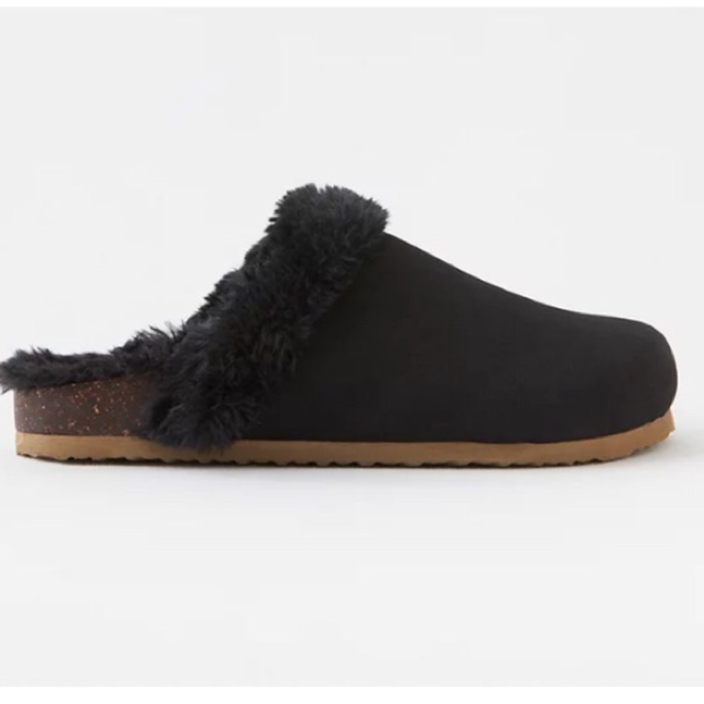 Aerie faux suede clog /slipper